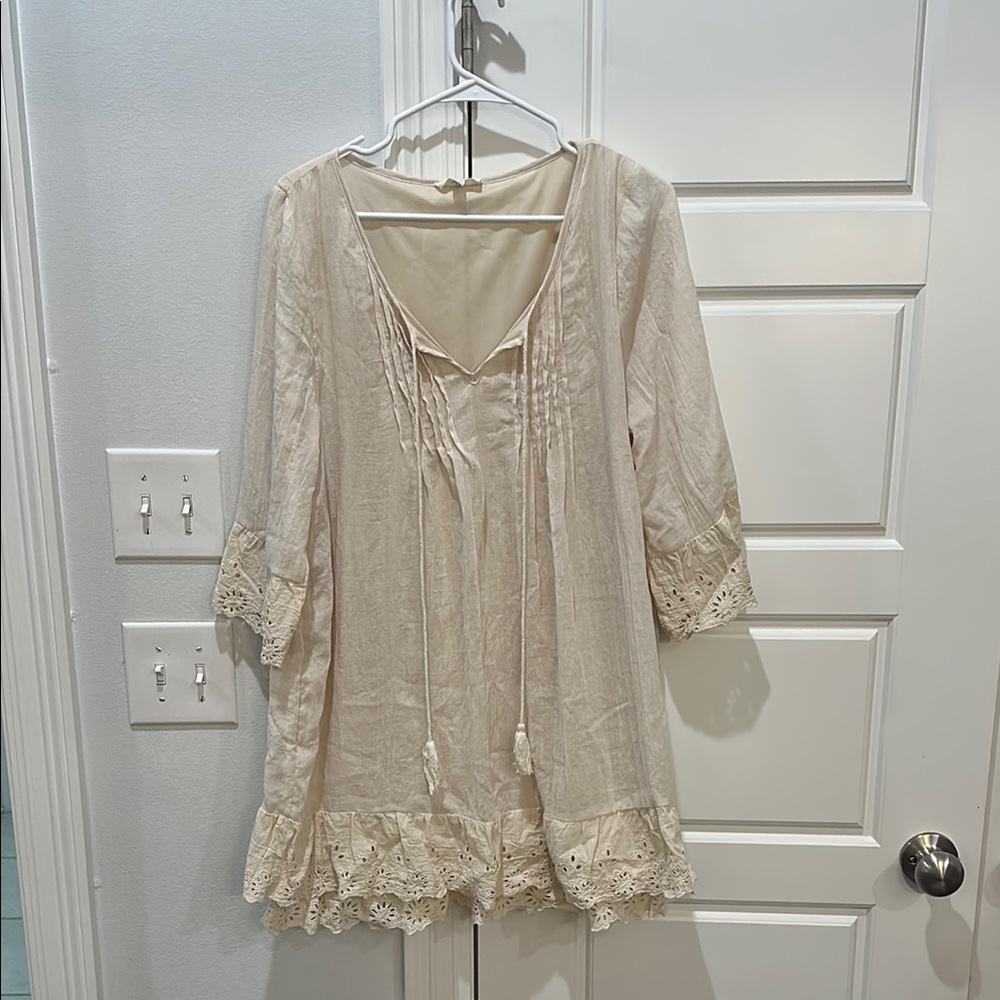 Elegant Cream Lace Trim Entro Dress